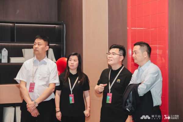 直击广州定制展｜莫干山全屋定制携2025旗舰新品惊艳亮相，火爆出圈！