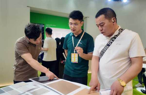 千山板材“绿BOX”重磅亮相广州定制家居展，现场人气火爆，品牌破圈传播推广！