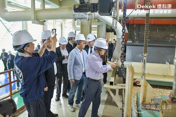“逆势破卷 价值重塑”德科康2025客商交流 暨AI驱动家居新生态大会圆满举办