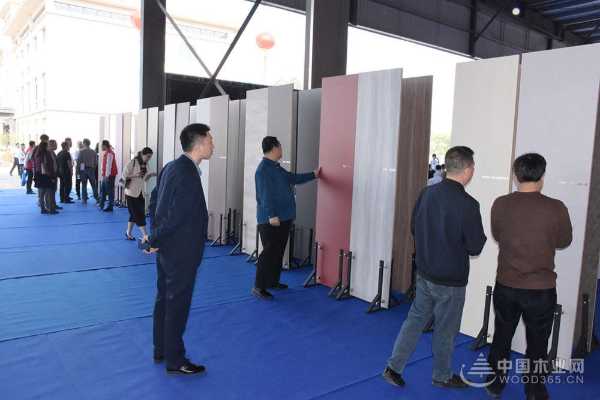 “逆势破卷 价值重塑”德科康2025客商交流 暨AI驱动家居新生态大会圆满举办