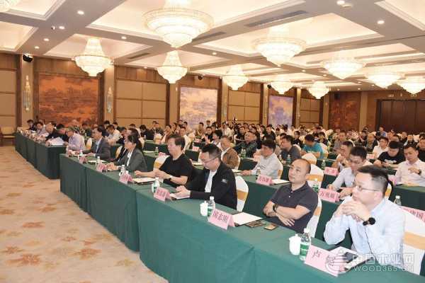 “逆势破卷 价值重塑”德科康2025客商交流 暨AI驱动家居新生态大会圆满举办