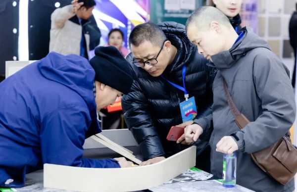 人气沸腾  燃爆现场丨千山板材×郑州博览会盛况直击，首展火红出圈！