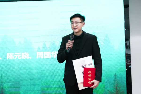踔厉奋发 赓续前行丨新港商学院干部班培训打响新年发令枪！