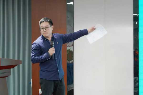 踔厉奋发 赓续前行丨新港商学院干部班培训打响新年发令枪！