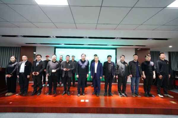 踔厉奋发 赓续前行丨新港商学院干部班培训打响新年发令枪！