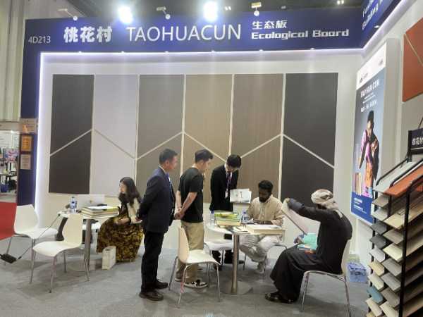 桃花村板材借势中国（阿联酋）贸易博览会，加速拓展全球市场