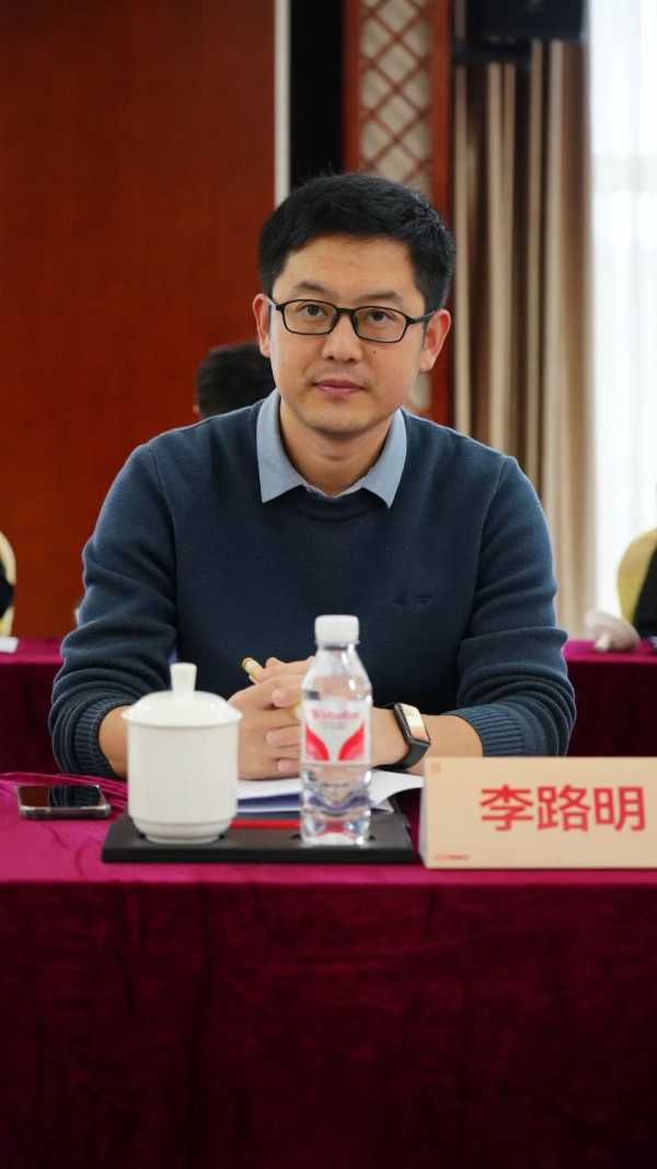 标准衍进，助力发展丨《浸渍胶膜纸饰面胶合板和细木工板》国家标准修订推进会在大王椰集团成功召开