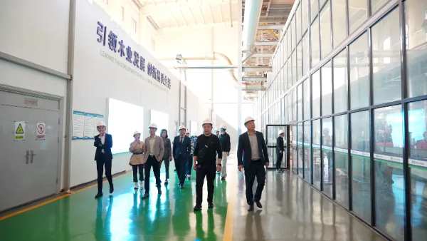 品质家居源头大揭秘：新港集团迎来业主考察团