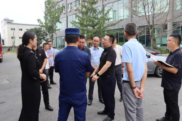 筑就健康品质好板 邛崃市副市长莅临杰家参观指导