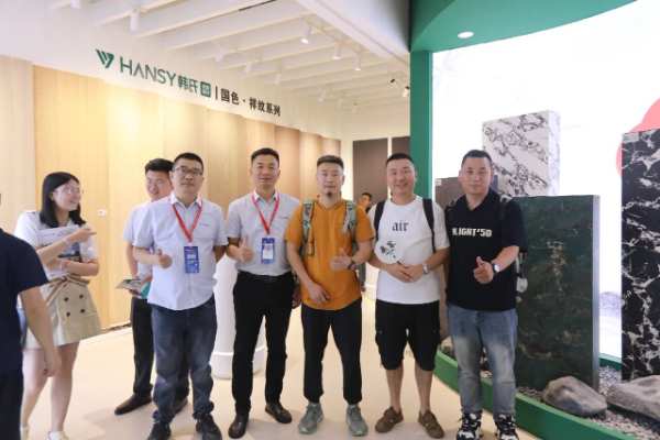 广州建博会韩氏展位火爆丨国色新品燃爆出圈，行业大咖展位打卡