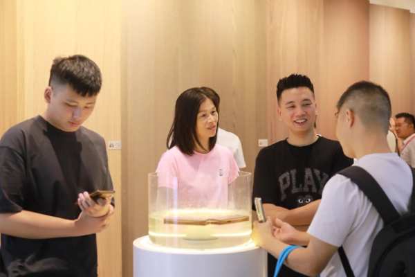 广州建博会韩氏展位火爆丨国色新品燃爆出圈，行业大咖展位打卡
