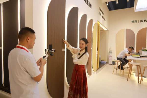 广州建博会韩氏展位火爆丨国色新品燃爆出圈，行业大咖展位打卡