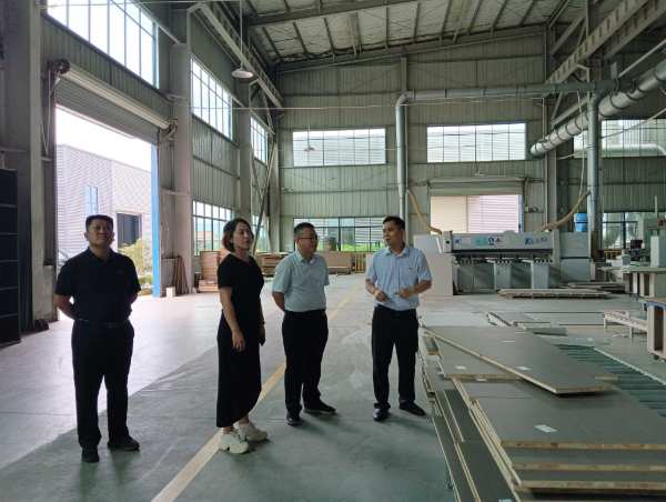 贵州黎平县赴广西壮象木业有限公司开展产业招商考察