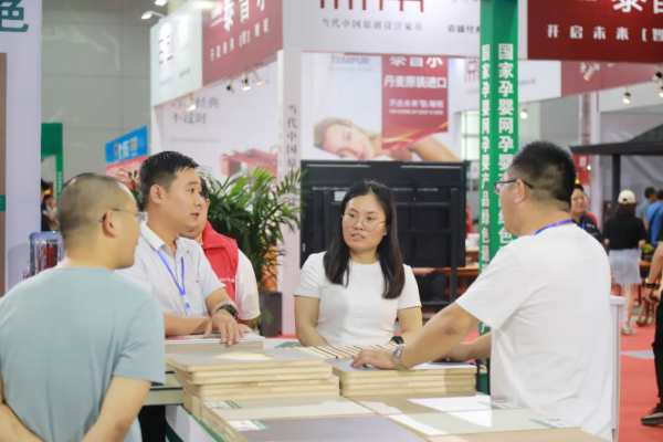 展会看韩氏 预见新趋势丨韩氏板材亮相第22届烟台住博会暨15届烟台家博会