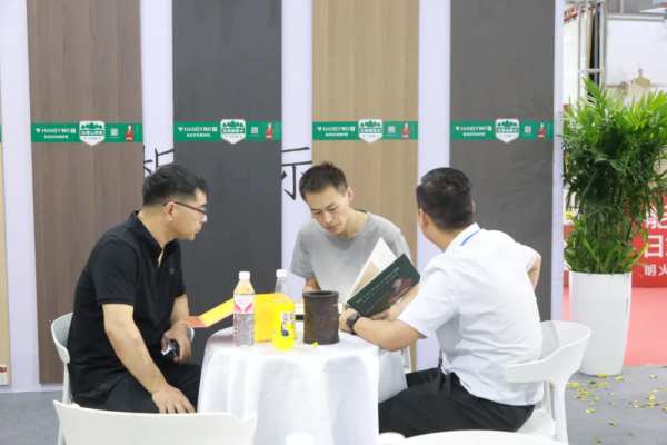 展会看韩氏 预见新趋势丨韩氏板材亮相第22届烟台住博会暨15届烟台家博会