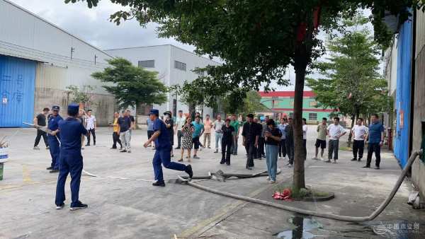 安全无小事！钦州浦北泉水镇消防站联合政府在伟新木业投资集团开展消防演练活动！