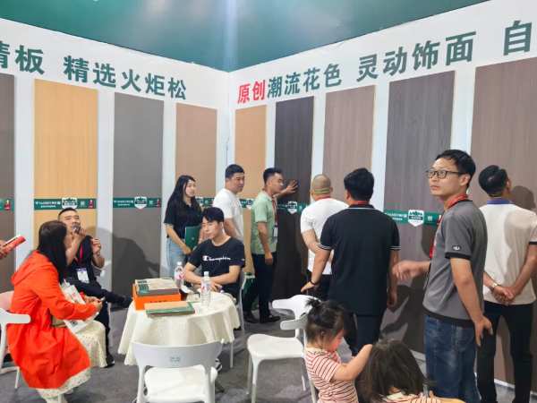 展会看韩氏 预见新趋势丨韩氏板材亮相第23届西安建博会