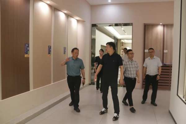 永达传媒董事长周志强先生一行调研福湘木业，与品牌共创价值！