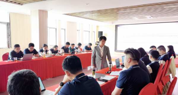 打造优质管理团队 | 圣鹿召开《中层管理者的角色认知与定位》专题培训会