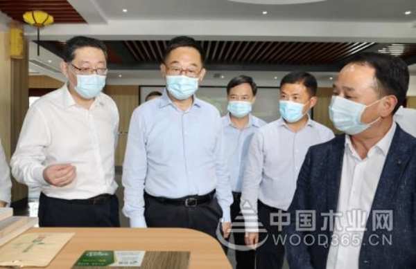 经年流转千古韵  匠心熔铸“香杉魂”  ——访广西壮象木业有限公司董事长叶新忠