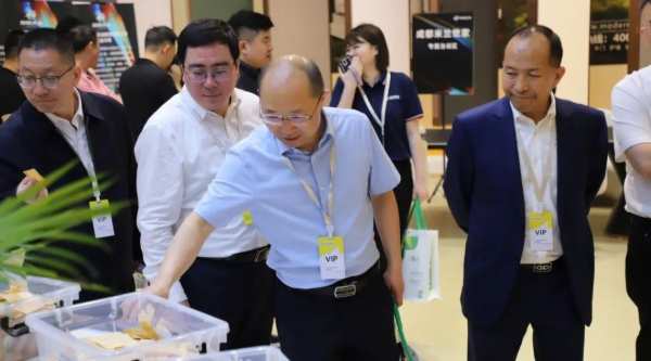 鲁丽木业｜2024中国广州定制家居展首日——现场火爆，势不可挡！