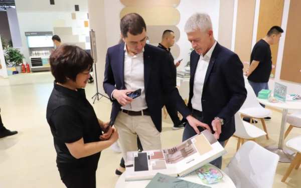 鲁丽木业｜2024中国广州定制家居展首日——现场火爆，势不可挡！