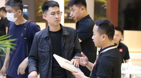 鲁丽木业｜2024中国广州定制家居展首日——现场火爆，势不可挡！