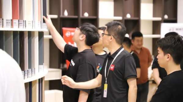 鲁丽木业｜2024中国广州定制家居展首日——现场火爆，势不可挡！