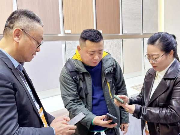 潮向魔都！红棉花板材惊艳亮相上海建博会
