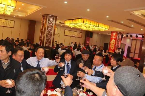龙行龘龘 欣欣福湘 ∣2024年福湘木业龙年春节团拜会盛典精彩绽放！