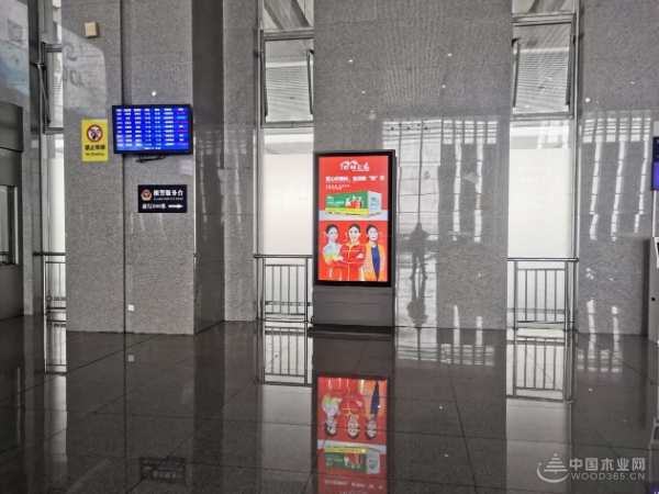 抢跑新春营销 世林正弘高铁站广告强势上线
