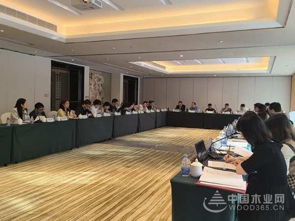 广西伟新木业投资集团出席林产品检验检测技术国家创新联盟第二届理事会第 一次会议！