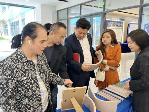 红棉花板材亮相2023佛莞泛家居产业集群峰会暨新品发布会！