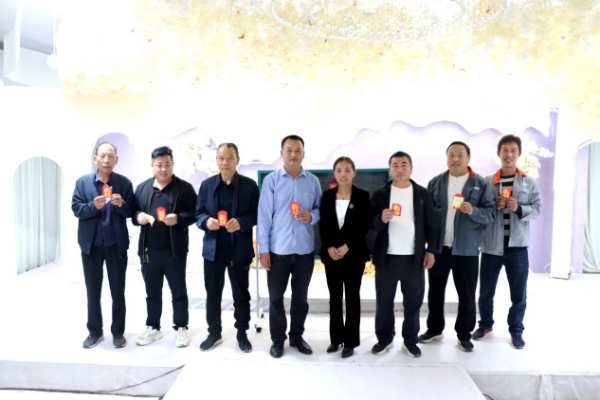 菏泽东明县合作商一行莅临隆饰板材生产基地参观交流