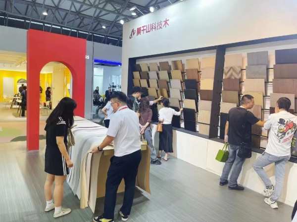 实力吸睛！莫干山科技木携新形象新产品亮相第28届中国国际家具展览会