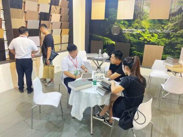 实力吸睛！莫干山科技木携新形象新产品亮相第28届中国国际家具展览会
