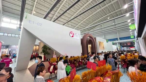 100+现场签约，沈阳家博会鹏鸿载誉收官，不负期待
