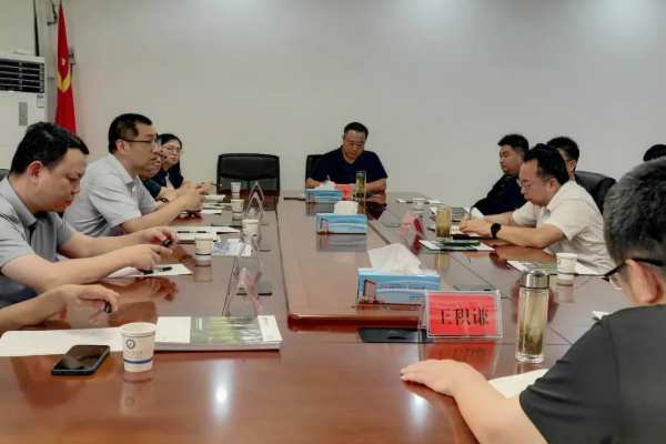 福汉木业领导一行赴红安县调研泛家居企业