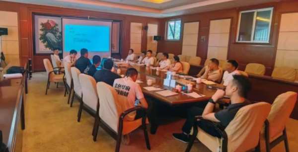 鲁丽精板昆明市场大商高峰论坛暨昆明地区内部私董会成功举办