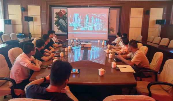 鲁丽精板昆明市场大商高峰论坛暨昆明地区内部私董会成功举办