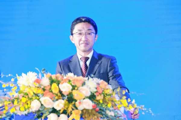 三威新材发布四大系列新品，开启健康人造板定制新时代