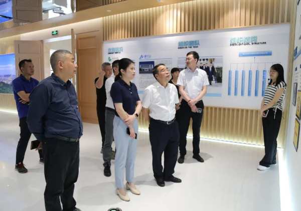政企联动 | 广西南宁市考察团一行莅临云峰莫干山调研指导