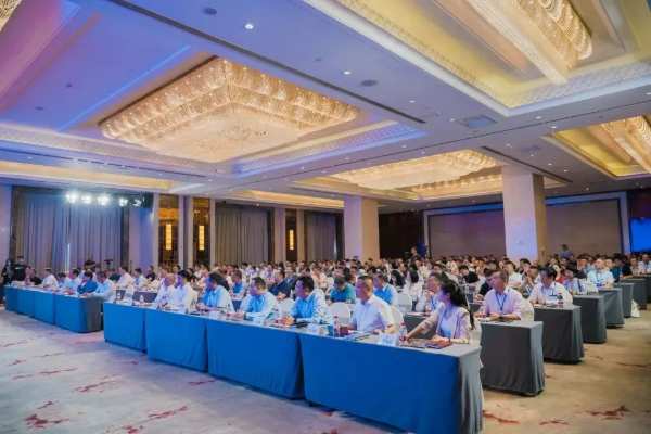 荣誉时刻｜中国板材与定制家居大会新港集团荣获三项奖项