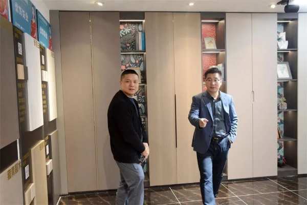 展会速递丨各地客商来优饰工厂参观考察,洽谈合作