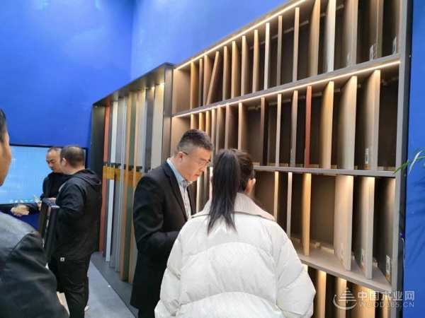 闪耀临沂定制展：沪强除醛家具板，让生活更美好！