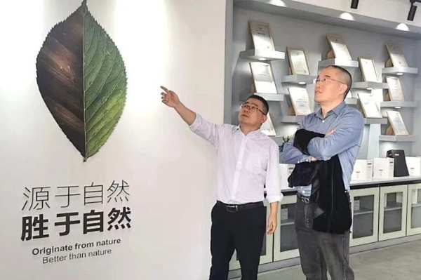 百得胜董事长张健一行到访云峰莫干山参观考察