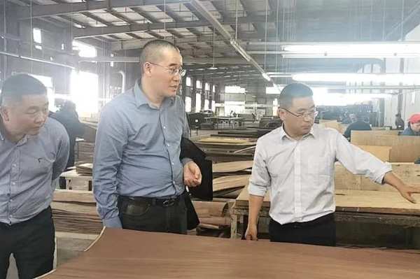 百得胜董事长张健一行到访云峰莫干山参观考察