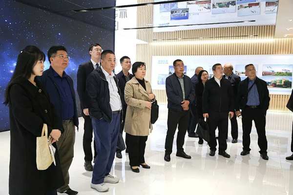广西玉林市政府及全国工商联家具装饰业商会一行参观调研云峰莫干山