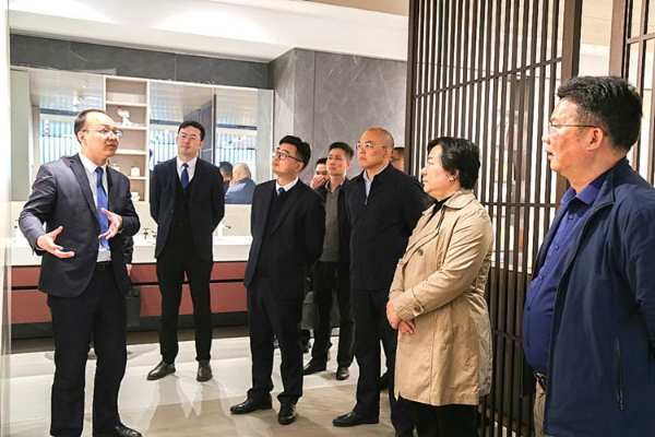 广西玉林市政府及全国工商联家具装饰业商会一行参观调研云峰莫干山