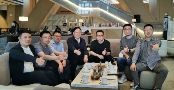 共谋良策，凝聚共识丨唐忠汉对德鲁尼高端定制进行重新定位